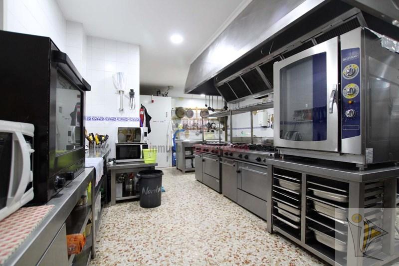 For sale of commercial in Quéntar