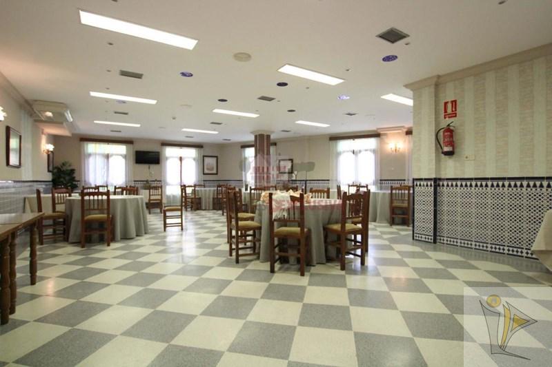 For sale of commercial in Quéntar