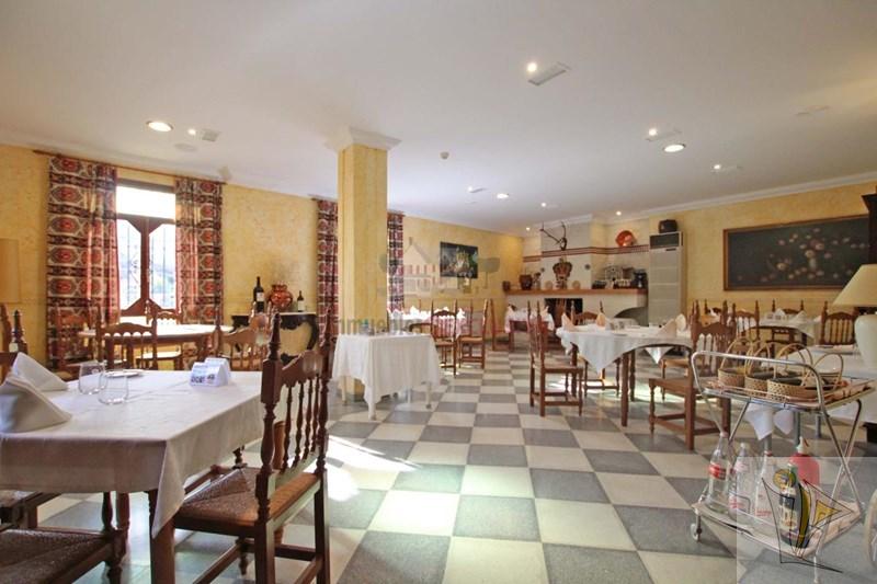 For sale of commercial in Quéntar