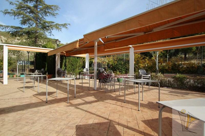 For sale of commercial in Quéntar