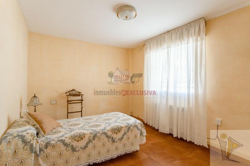 For sale of chalet in Huétor Vega