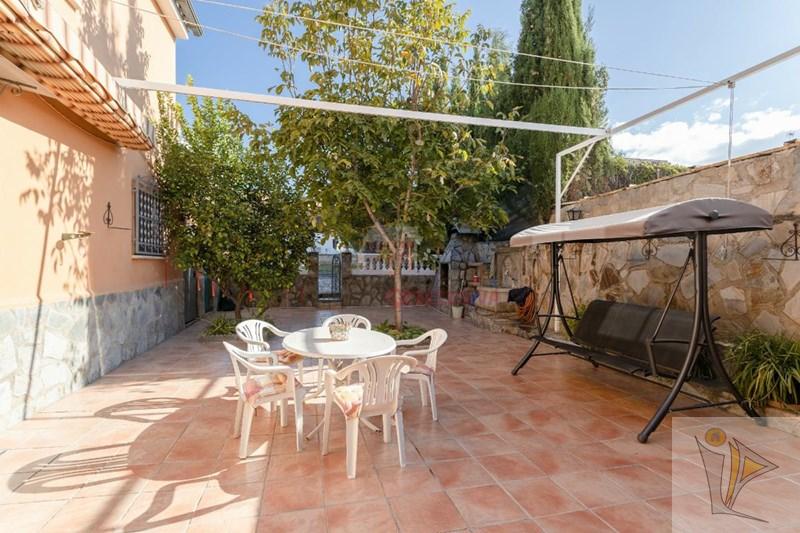 For sale of chalet in Huétor Vega