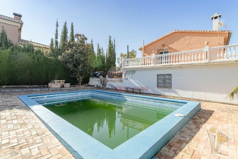 For sale of chalet in Huétor Vega