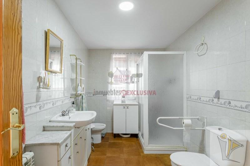 For sale of chalet in Huétor Vega