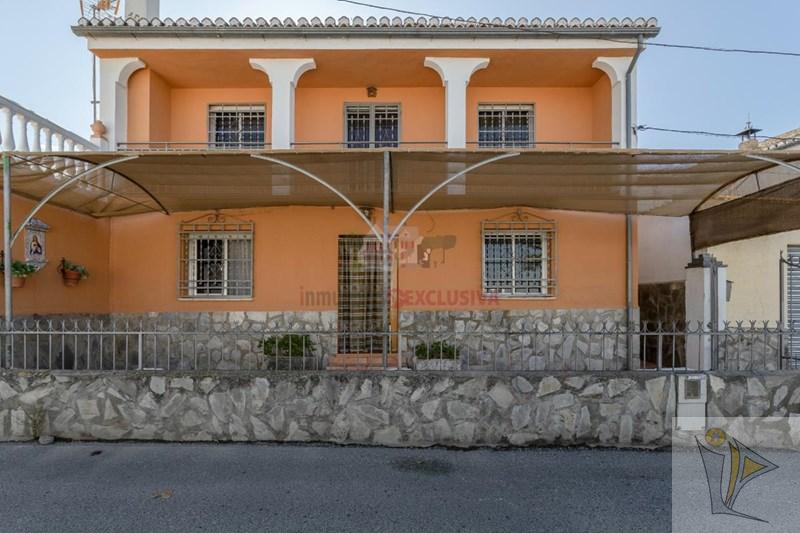 For sale of chalet in Huétor Vega