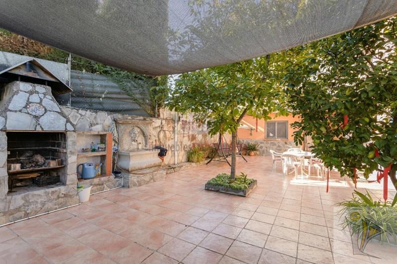 For sale of chalet in Huétor Vega