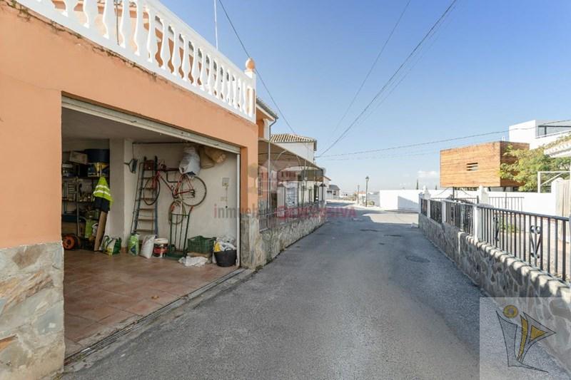 For sale of chalet in Huétor Vega