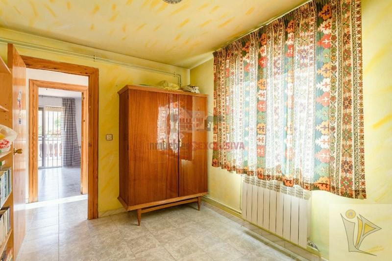 For sale of chalet in Huétor Vega