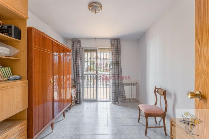 For sale of chalet in Huétor Vega