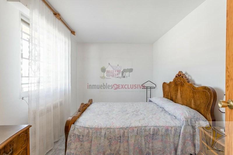 For sale of chalet in Huétor Vega
