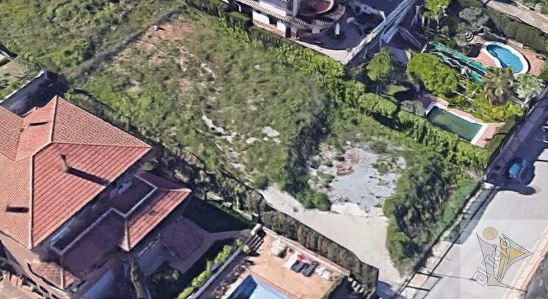 For sale of land in Monachil