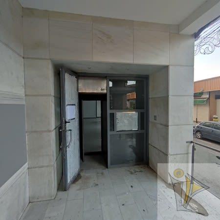 For sale of commercial in Granada