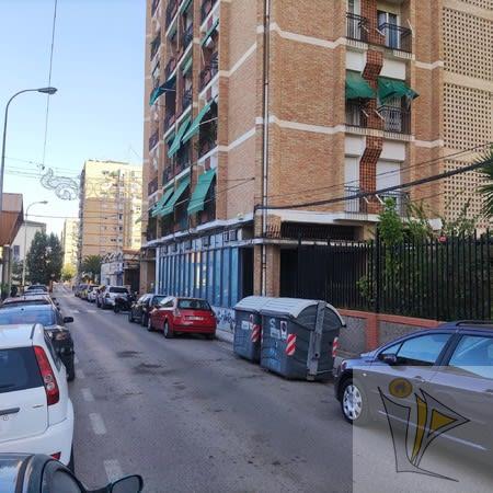 Venta de local comercial en Granada