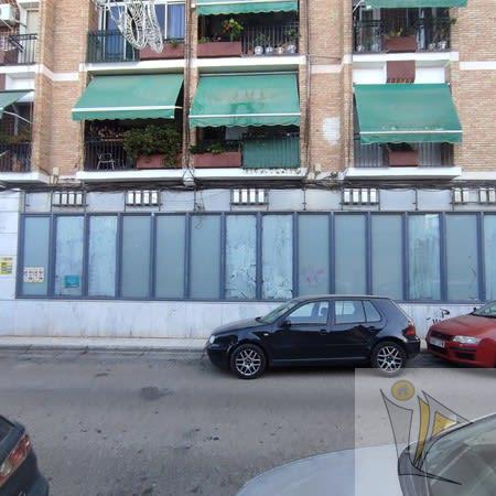 For sale of commercial in Granada