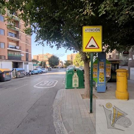 For sale of commercial in Granada
