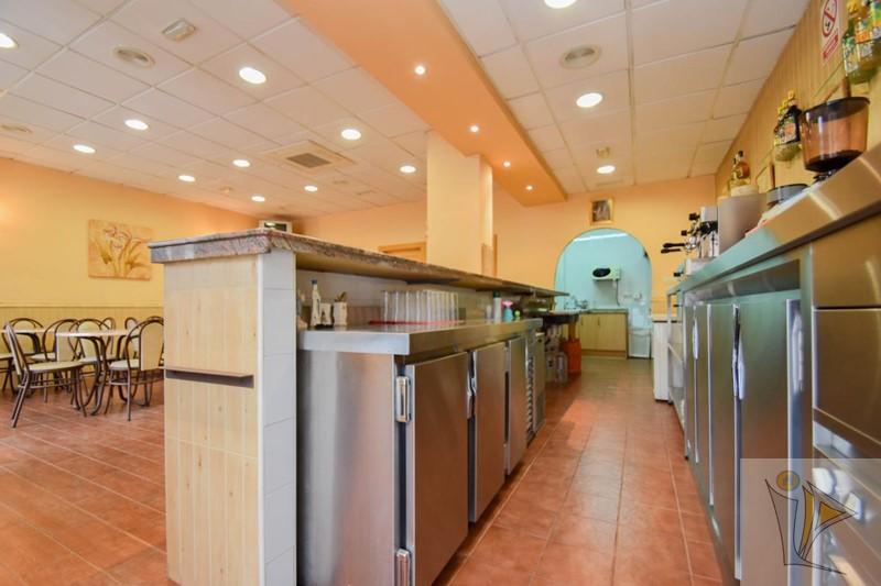 For sale of commercial in Las Gabias
