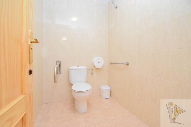 For sale of commercial in Las Gabias