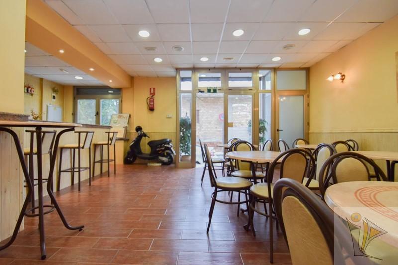For sale of commercial in Las Gabias