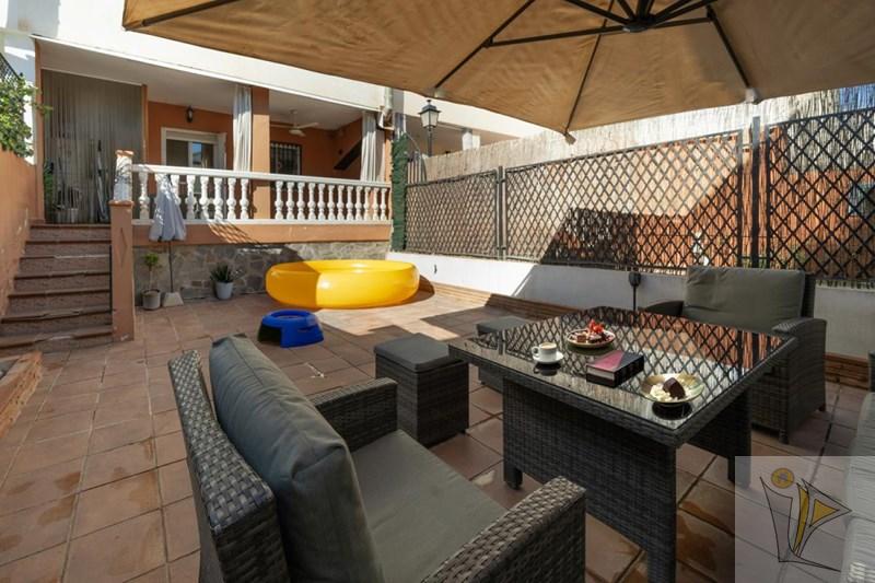 For sale of house in La Zubia