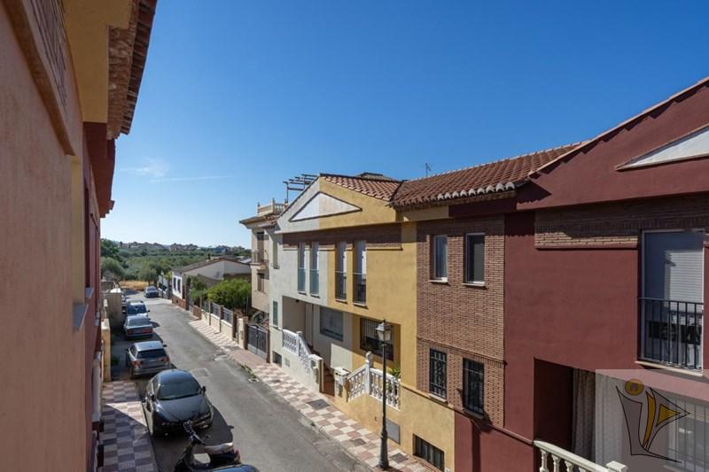For sale of house in La Zubia