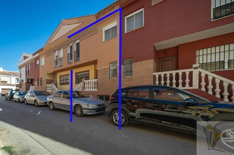 For sale of house in La Zubia