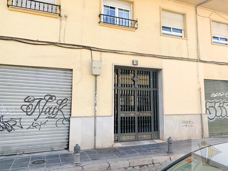 For sale of flat in Granada