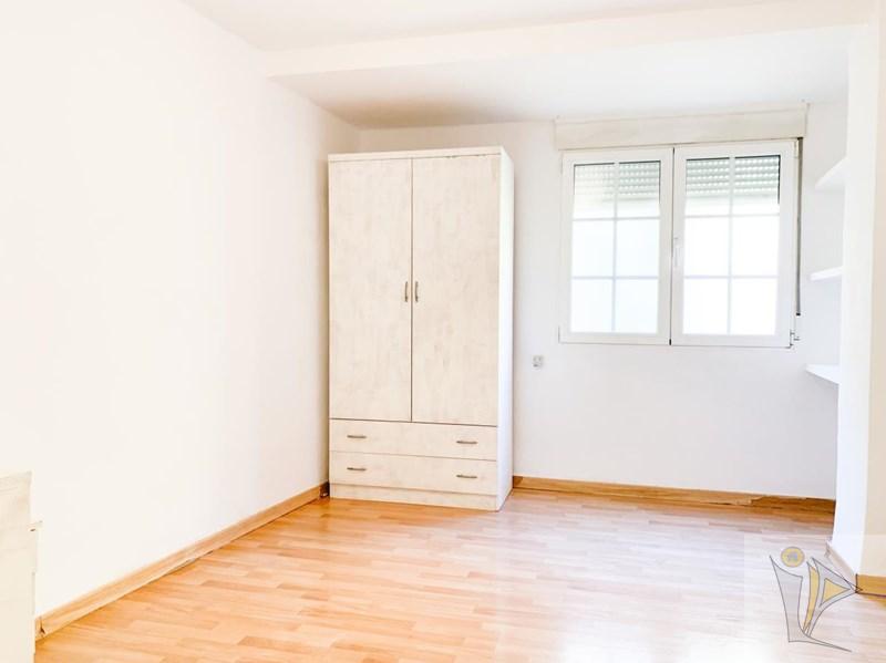 For sale of flat in Granada