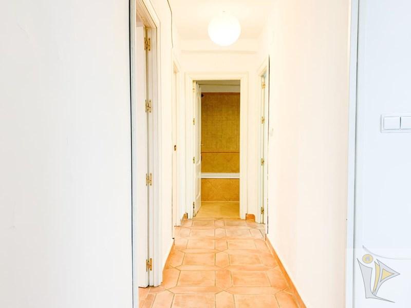 For sale of flat in Granada