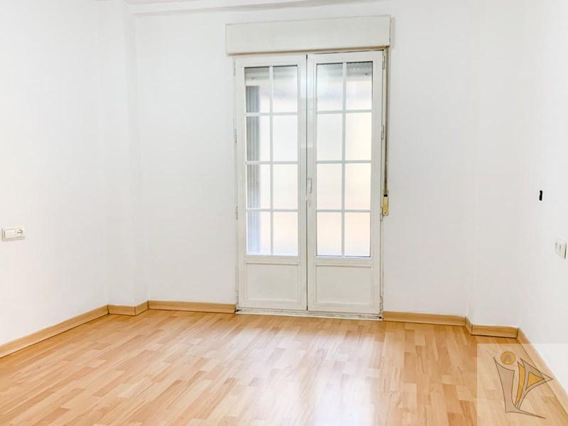 For sale of flat in Granada