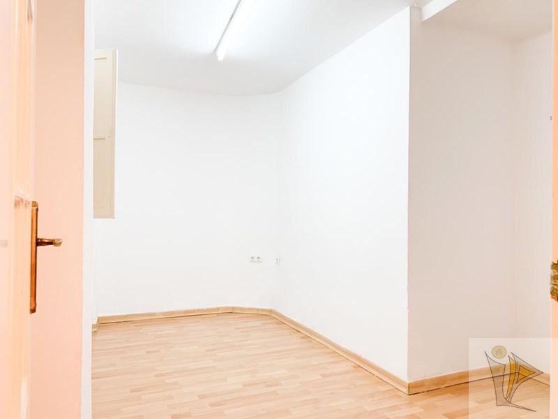 For sale of flat in Granada