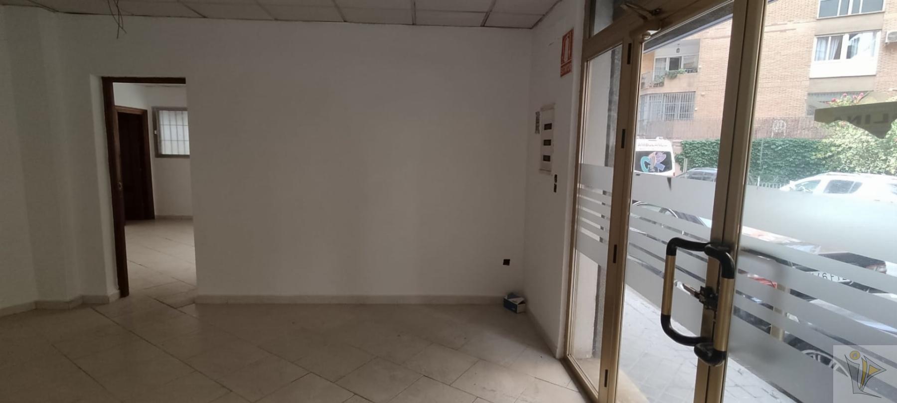 Venta de local comercial en Granada