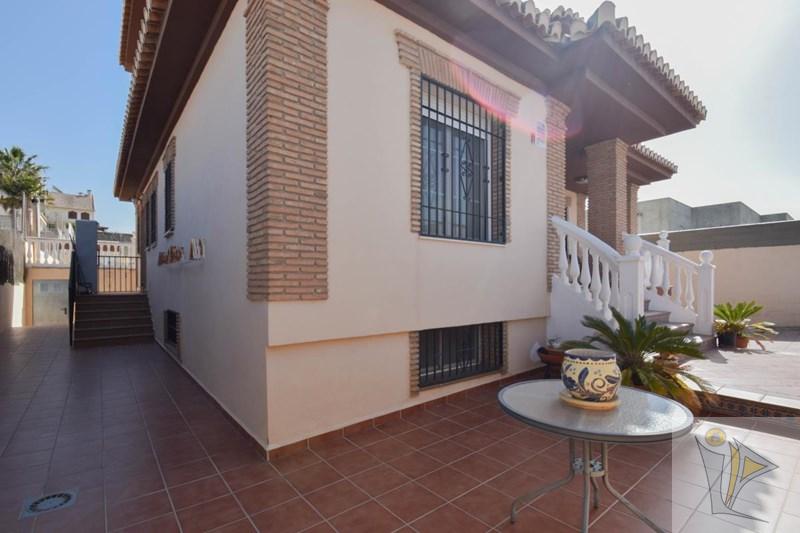 Venta de chalet en Alhendín