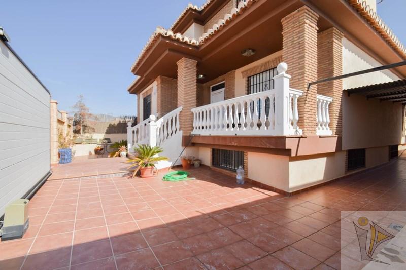 Venta de chalet en Alhendín