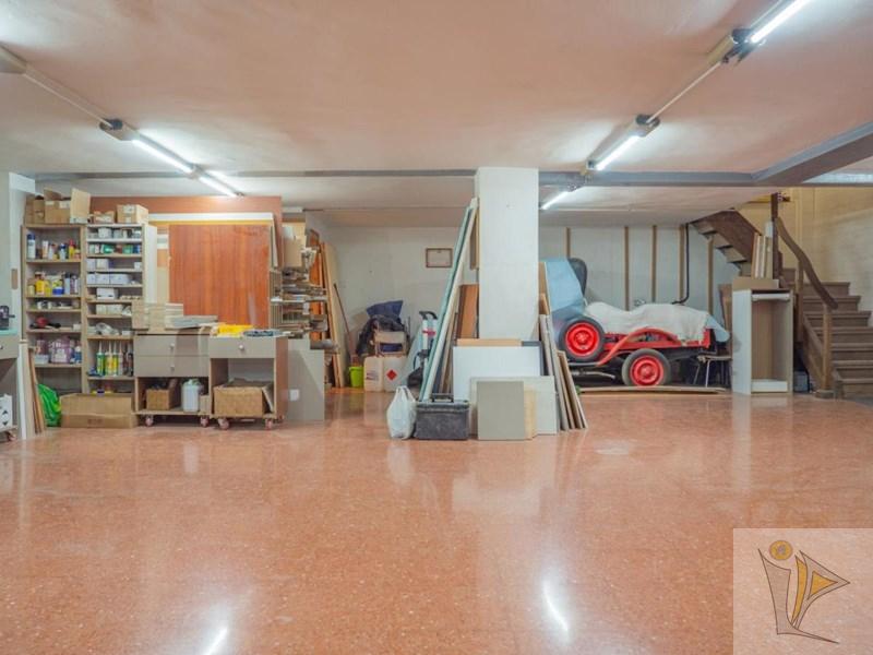 Venta de local comercial en Granada