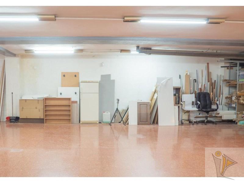 Venta de local comercial en Granada