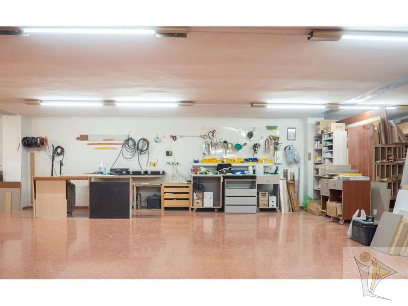 Venta de local comercial en Granada