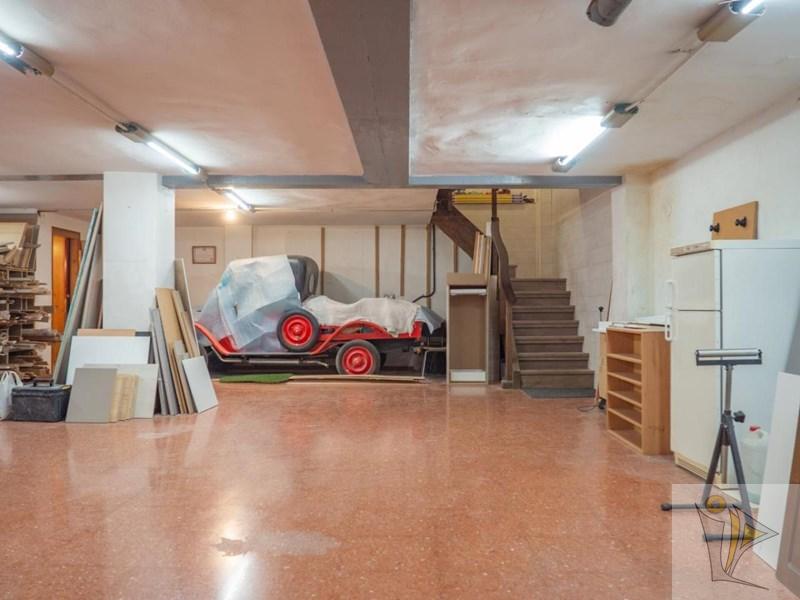 Venta de local comercial en Granada