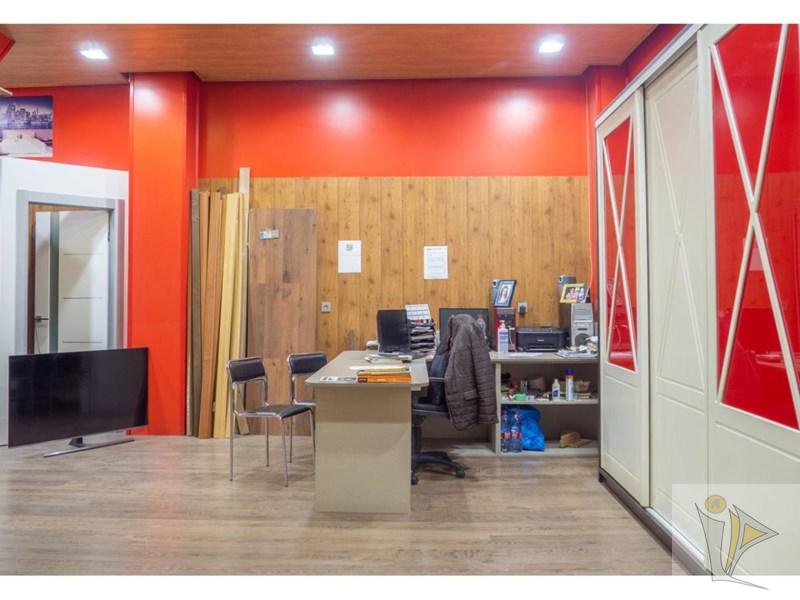 Venta de local comercial en Granada