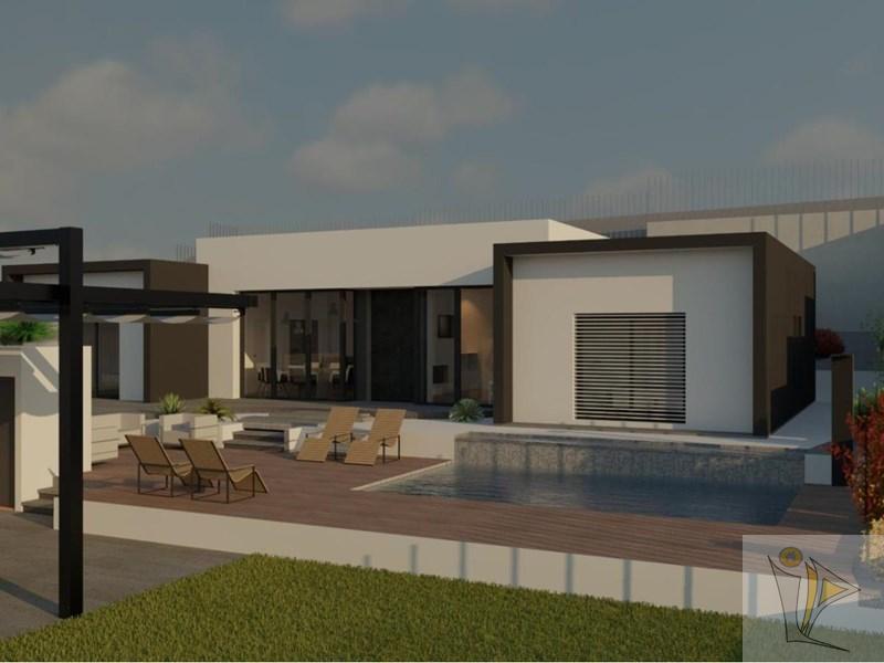 For sale of land in La Zubia