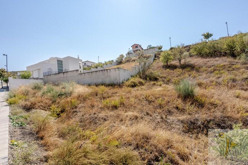 For sale of land in La Zubia
