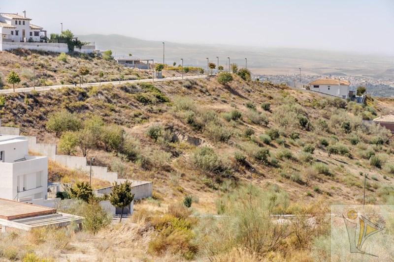 For sale of land in La Zubia