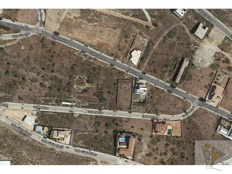 For sale of land in La Zubia