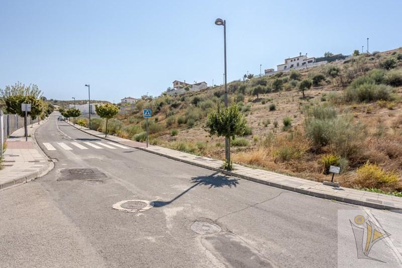 For sale of land in La Zubia