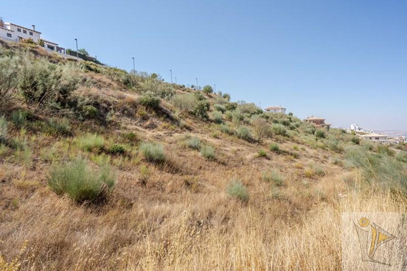 For sale of land in La Zubia
