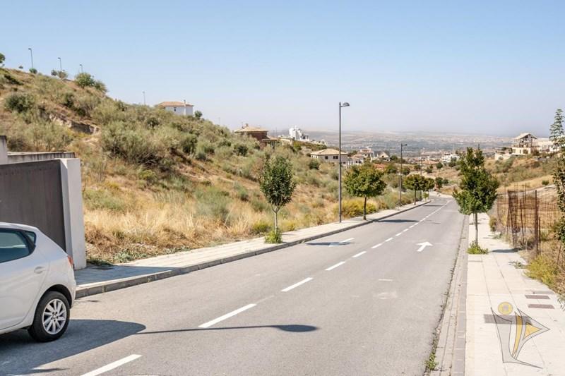 For sale of land in La Zubia