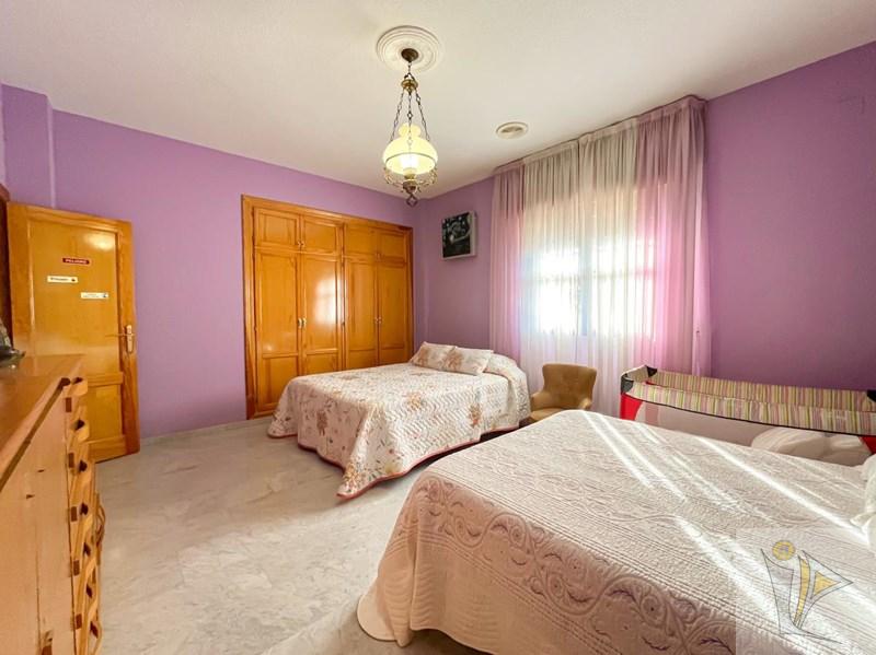 For sale of chalet in Atarfe