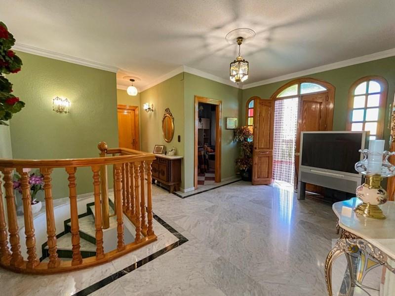 For sale of chalet in Atarfe
