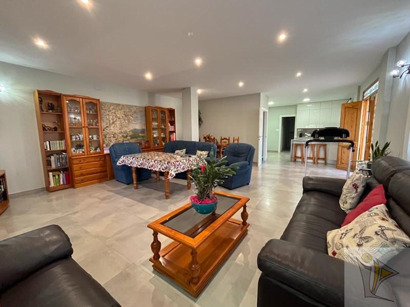 For sale of chalet in Atarfe