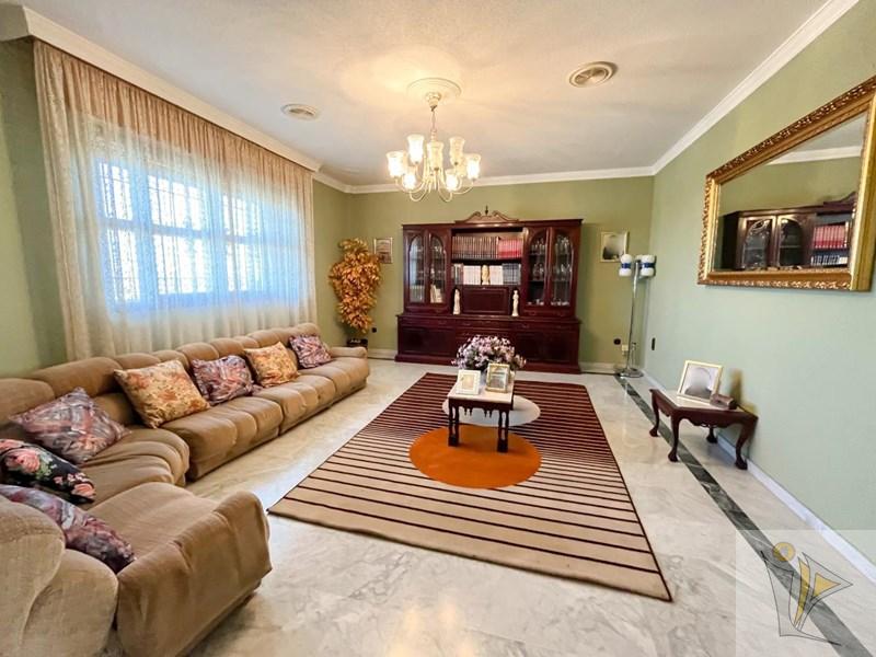 For sale of chalet in Atarfe