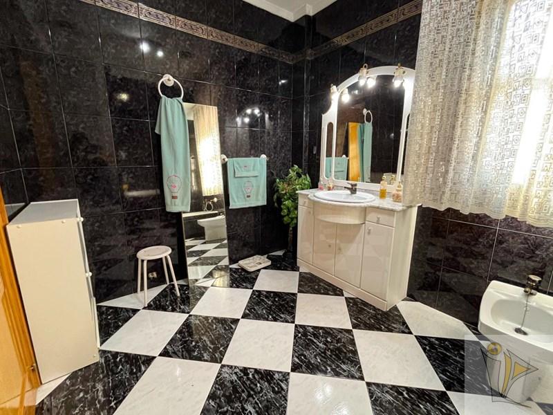 For sale of chalet in Atarfe